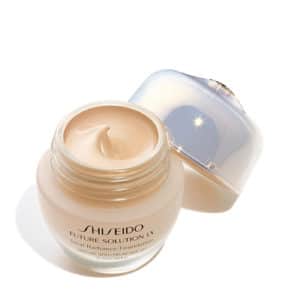 Future Solution LX Total Radiance Foundation SPF15